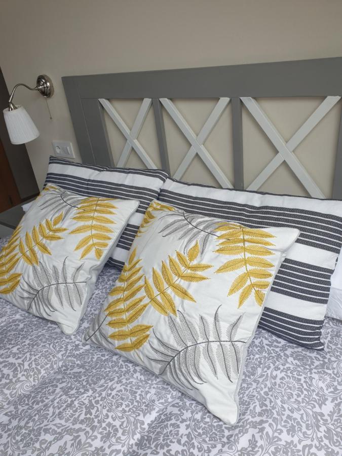 Atico Cine Colon Apartment รีบาเดโอ ภายนอก รูปภาพ